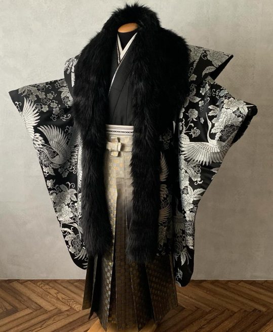 紋付袴レンタル・成人式・結婚式・卒業式【陣羽織】黒　銀の鶴と牡丹